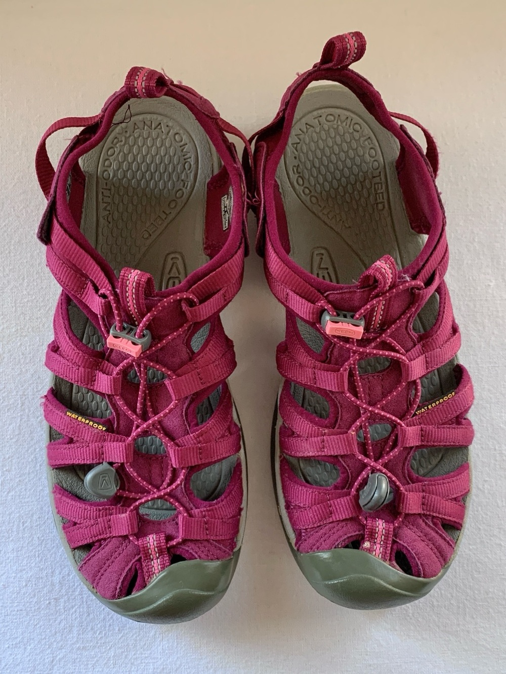 Keen Women’s Waterproof Whisper Sport Sandals Maroon Beet Purple-Red Shoes 10